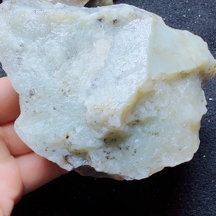 未镶嵌和田玉（糖玉）珠宝半成品
