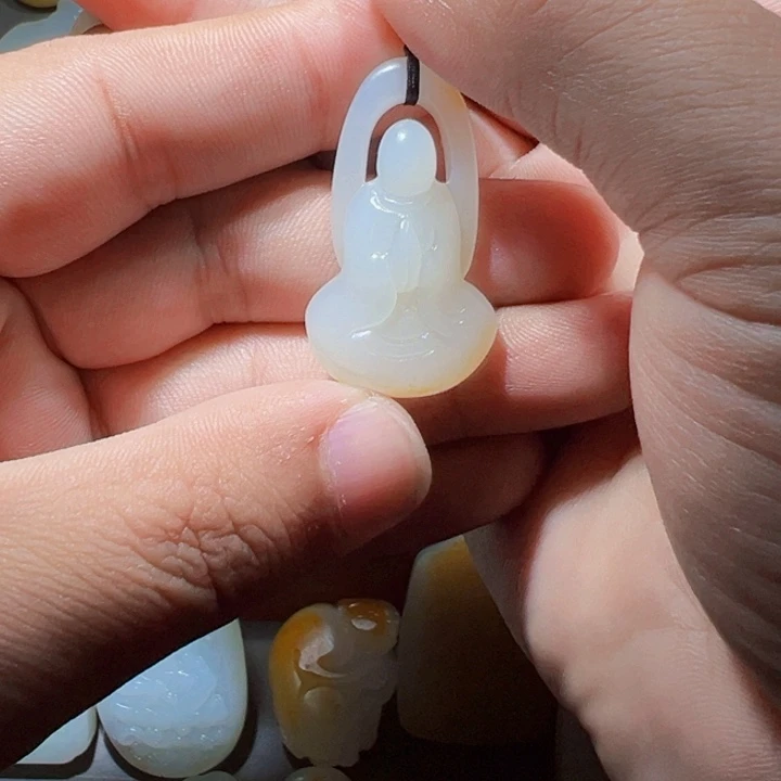 颈饰未镶嵌和田玉徐****筋