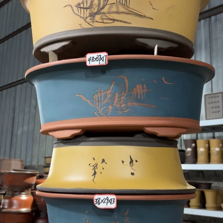 紫砂花盆168-4。