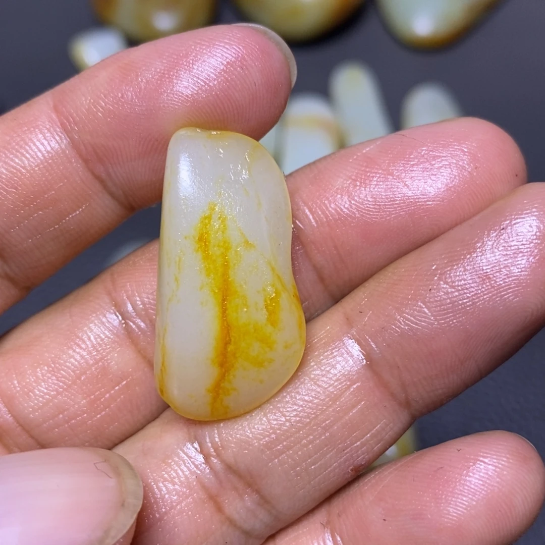未镶嵌和田玉（糖玉）挂件