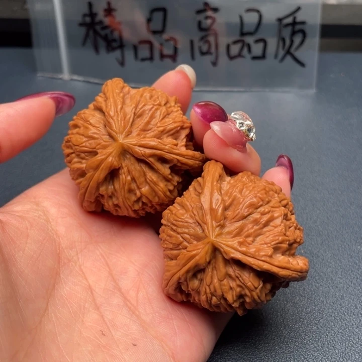 为***吧吊坠文玩核桃白狮子