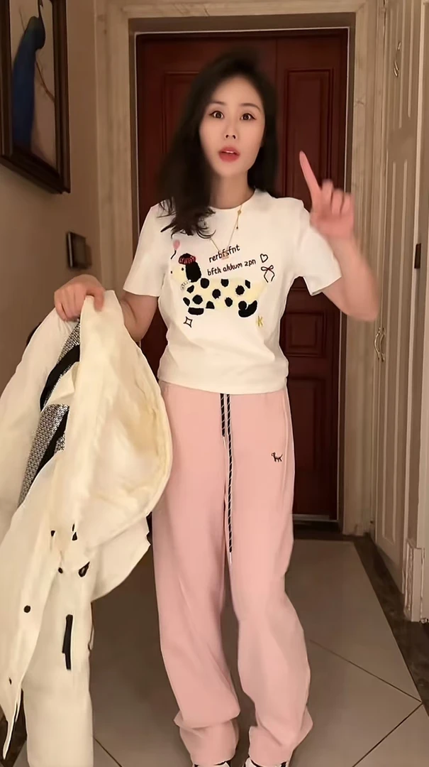 Miss Huo 重工刺绣小狗短袖 A白色  90166