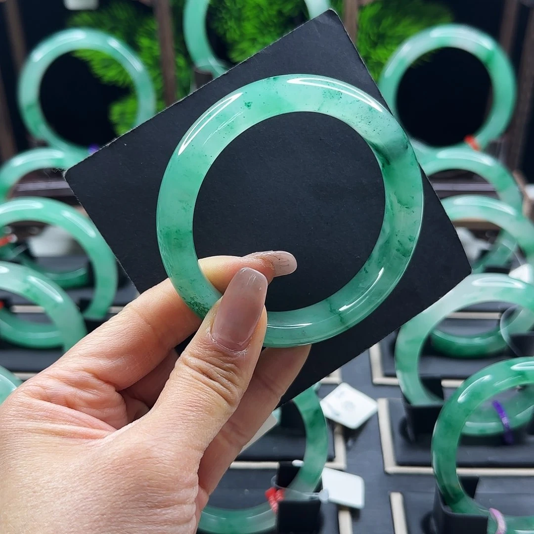 石英质玉手镯未镶嵌桑*