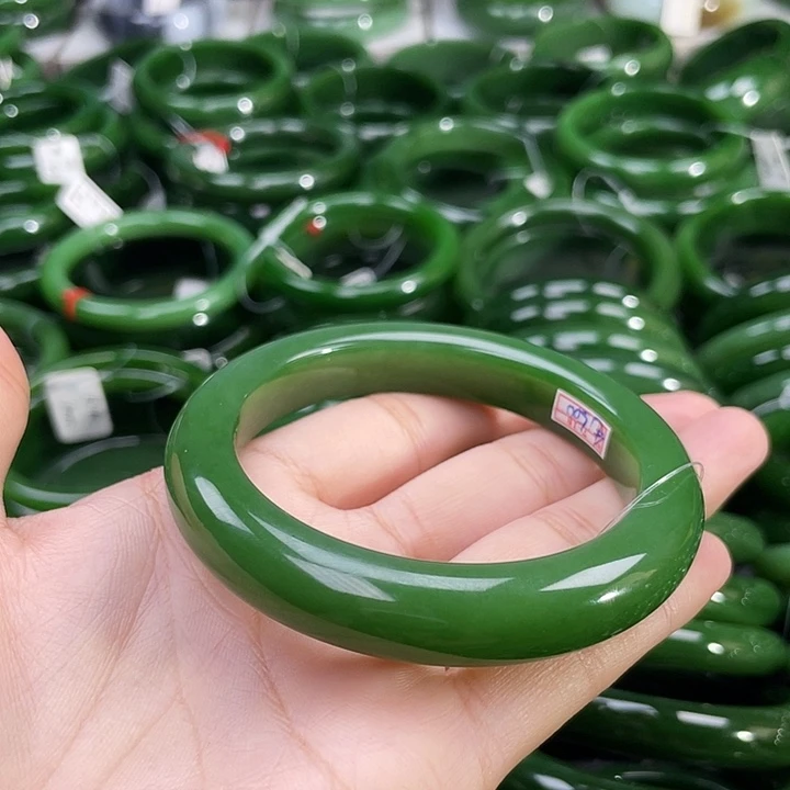 未镶嵌手镯和田玉（碧玉）