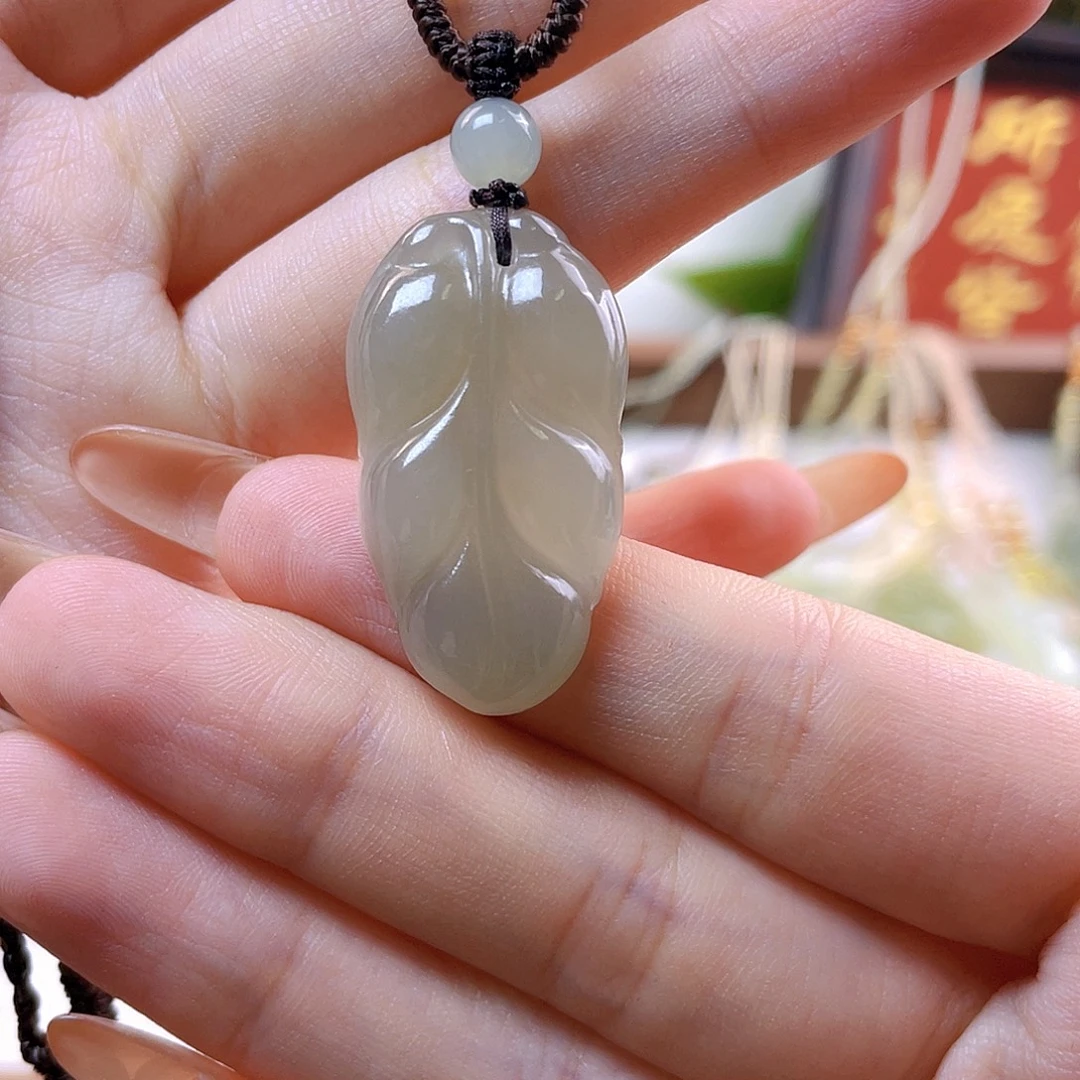 葉***。和田玉未镶嵌吊坠(赠链)