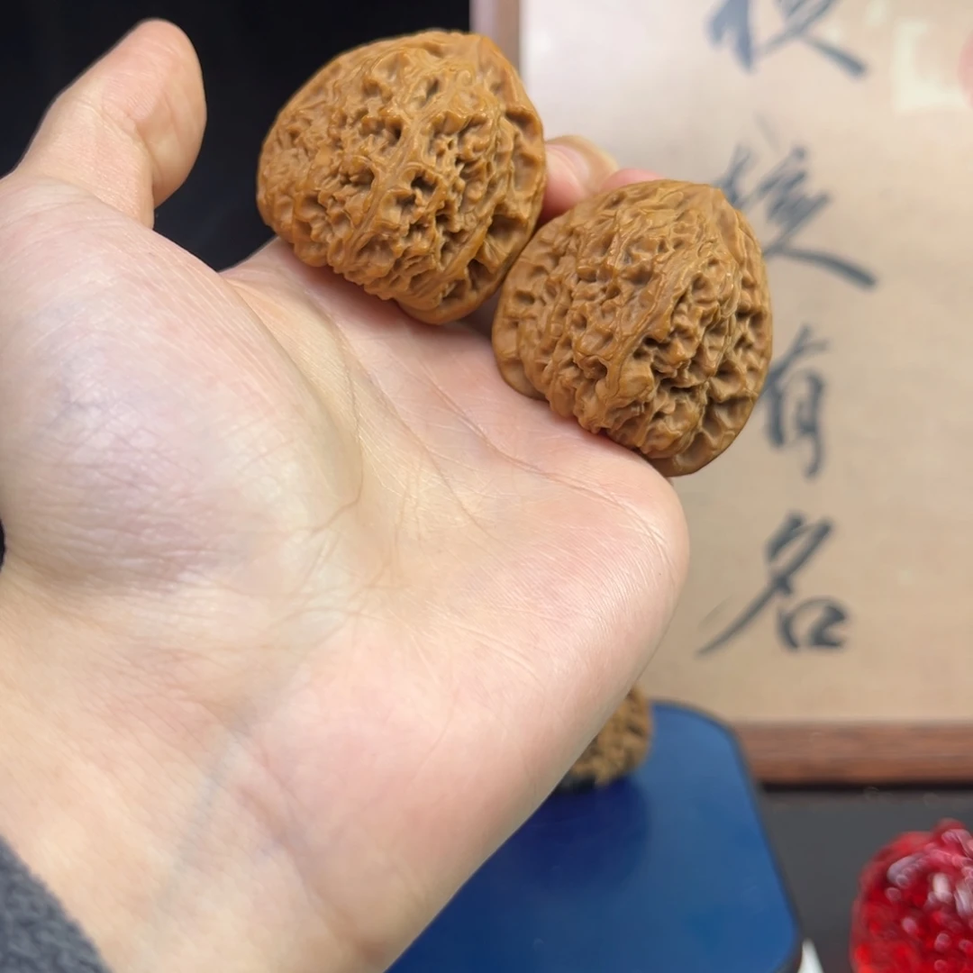 U***n文玩核桃吊坠南疆