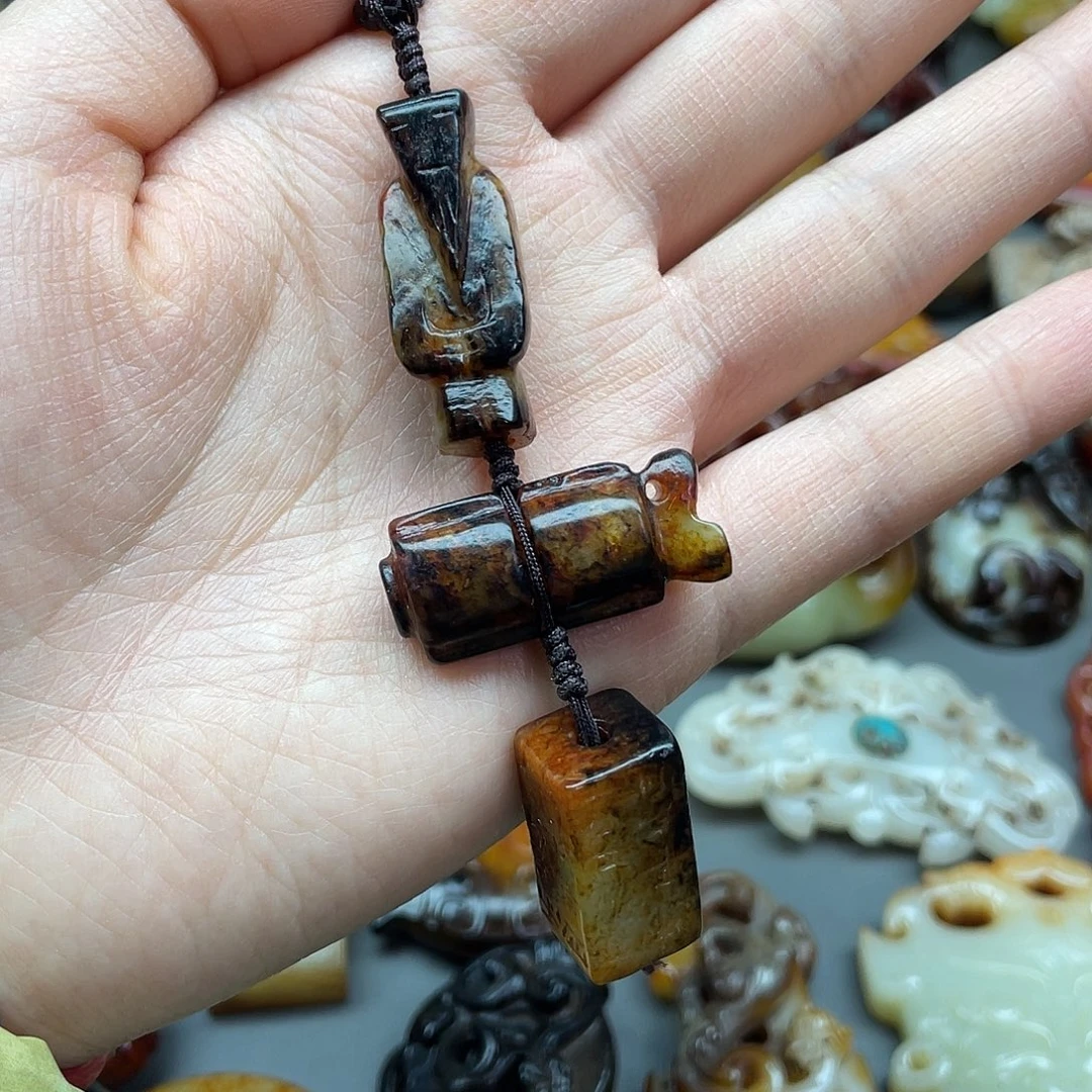 和田玉未镶嵌颈饰