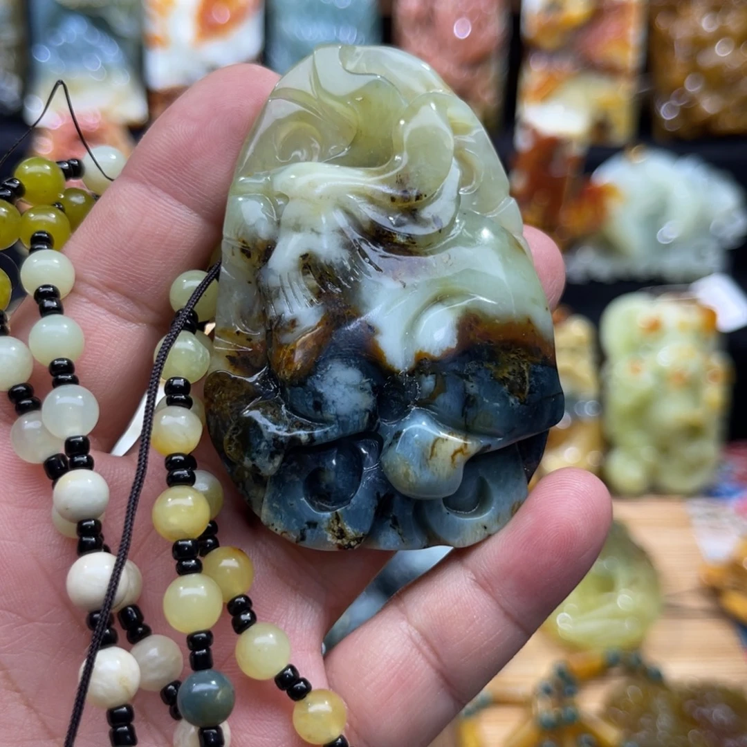 未镶嵌蛇纹石玉颈饰