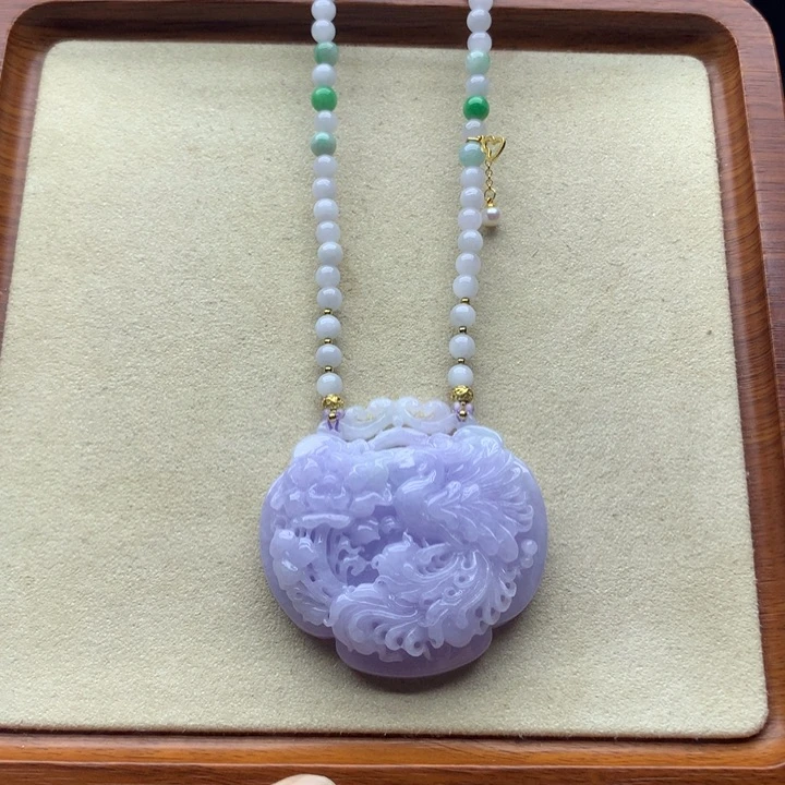 翡翠未镶嵌颈饰紫翡凤凰