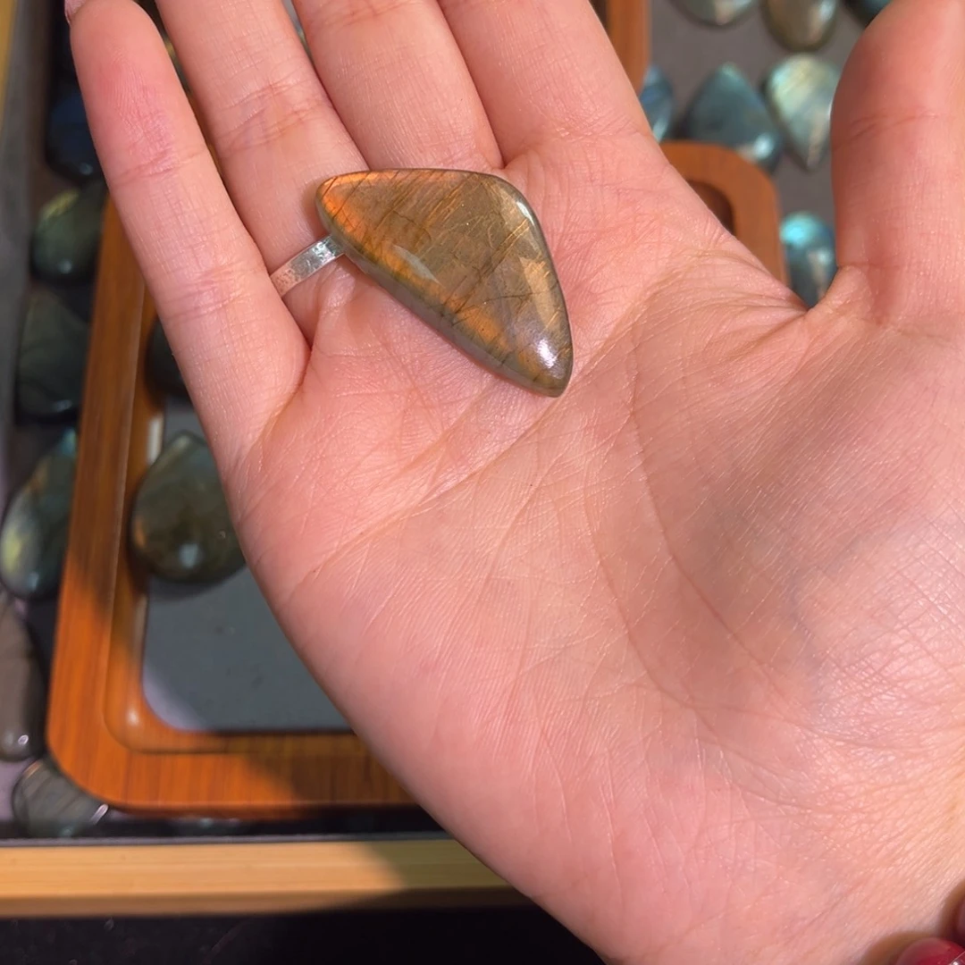 拉长石吊坠未镶嵌冰***雀