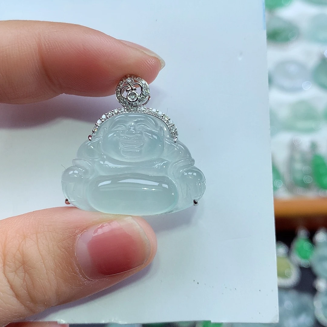 翡翠18K金镶嵌颈饰佛公