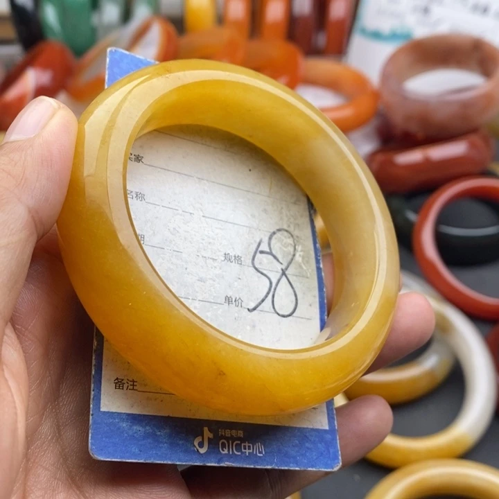 未镶嵌手镯石英质玉