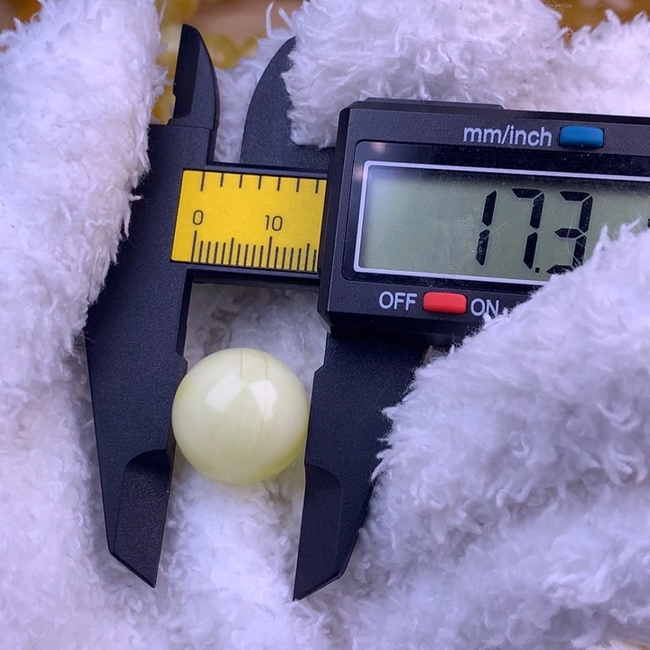 琥珀未镶嵌裸石17.3毫米