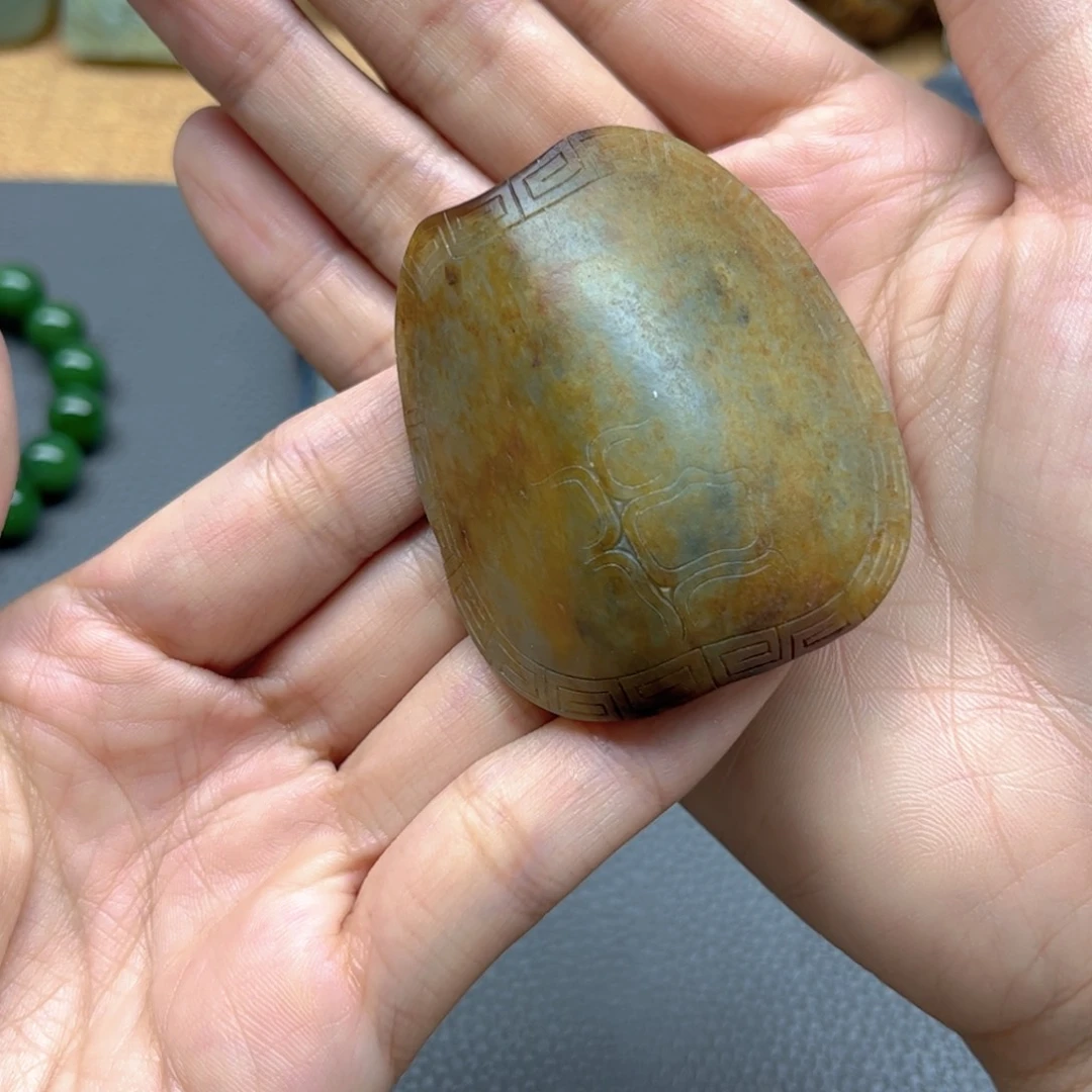 勇***哥颈饰未镶嵌和田玉