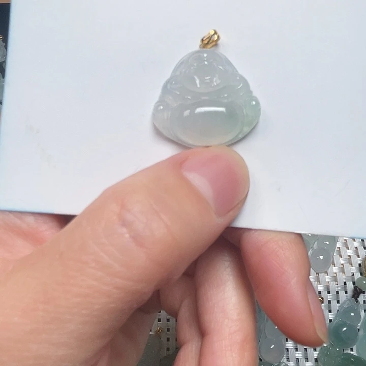 翡翠足金镶嵌颈饰翡翠