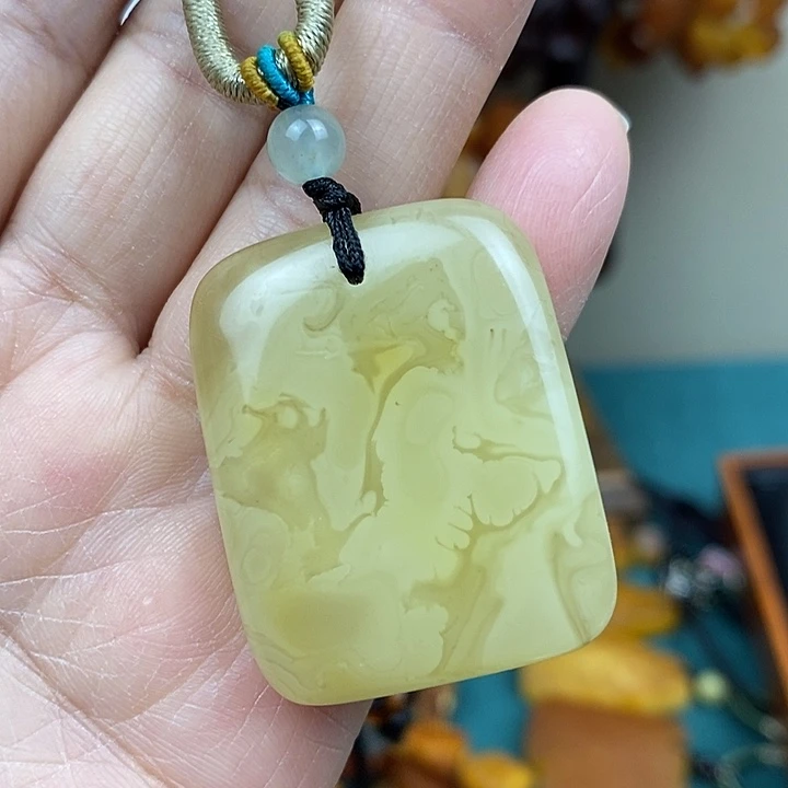 蜜蜡未镶嵌裸石吊坠