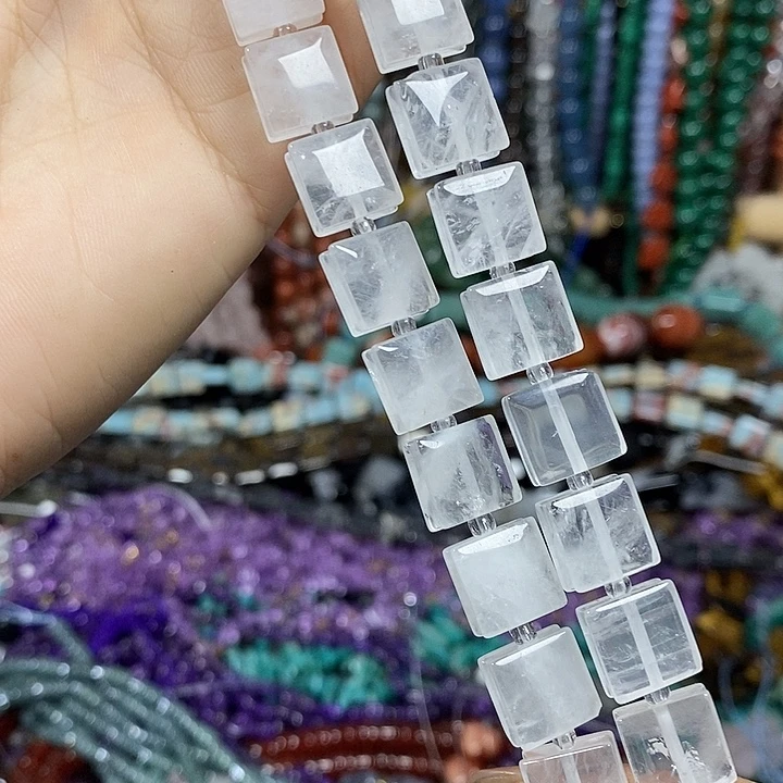 玛瑙/玉髓未镶嵌珠宝半成品天然白水晶卡10mm一条