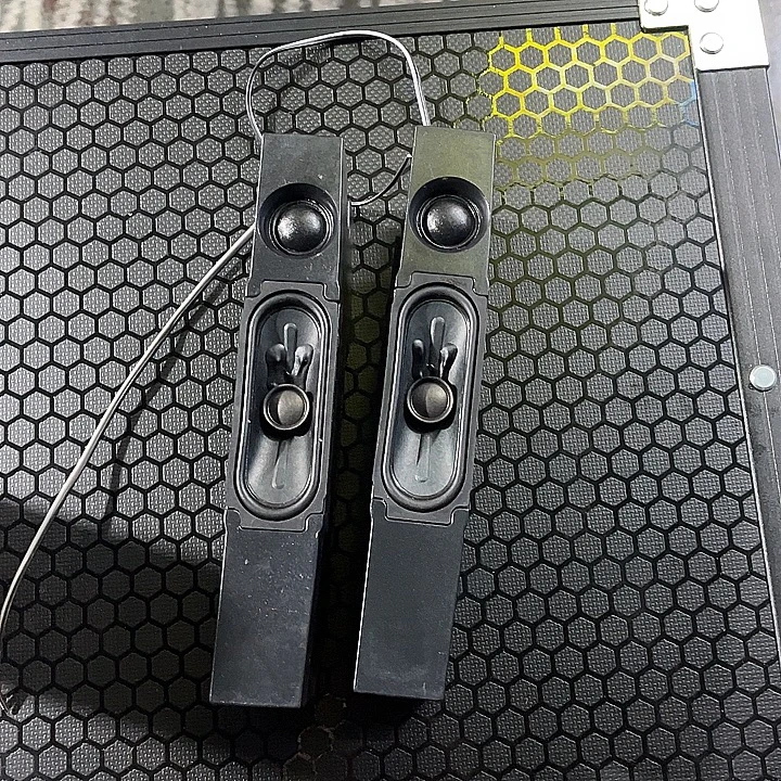 8新  不包邮无源小音箱一对价