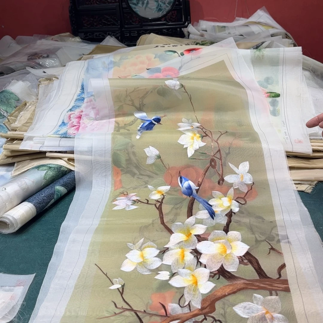 杮***意织绣纯手工制作的小姐姐