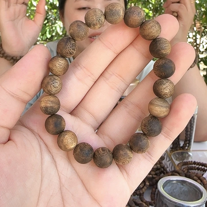 美***塞沉香沉香碎屑莺歌绿奇楠1.0圆珠单圈