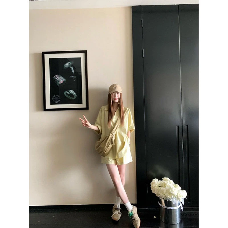 夏季新款修身显瘦时尚休闲简约小众设计感衬衫上衣高腰短裤两件套