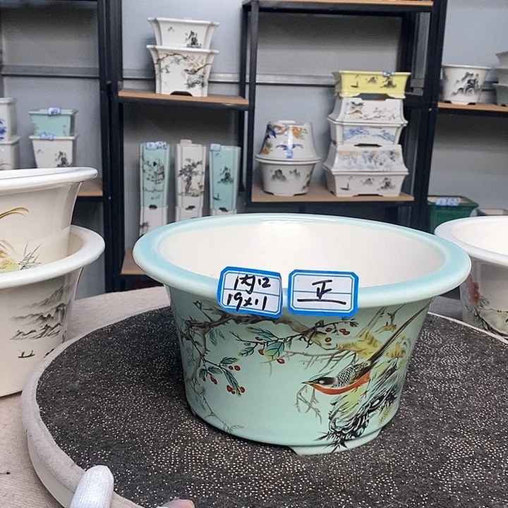紫砂的花盆很漂亮很27