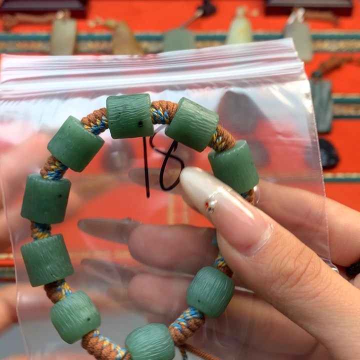 和田玉（糖玉）颈饰未镶嵌林*