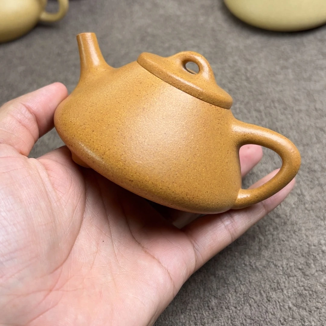 布***作朱泥茶壶黄金段子冶