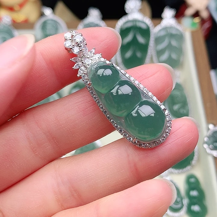 颈饰银S925镶嵌翡翠吊坠