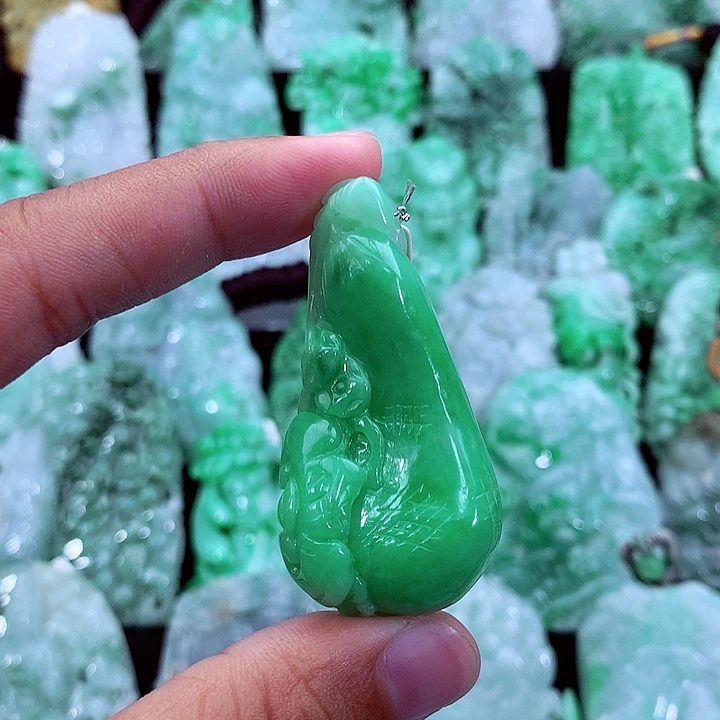 吊坠(不含链)未镶嵌翡翠