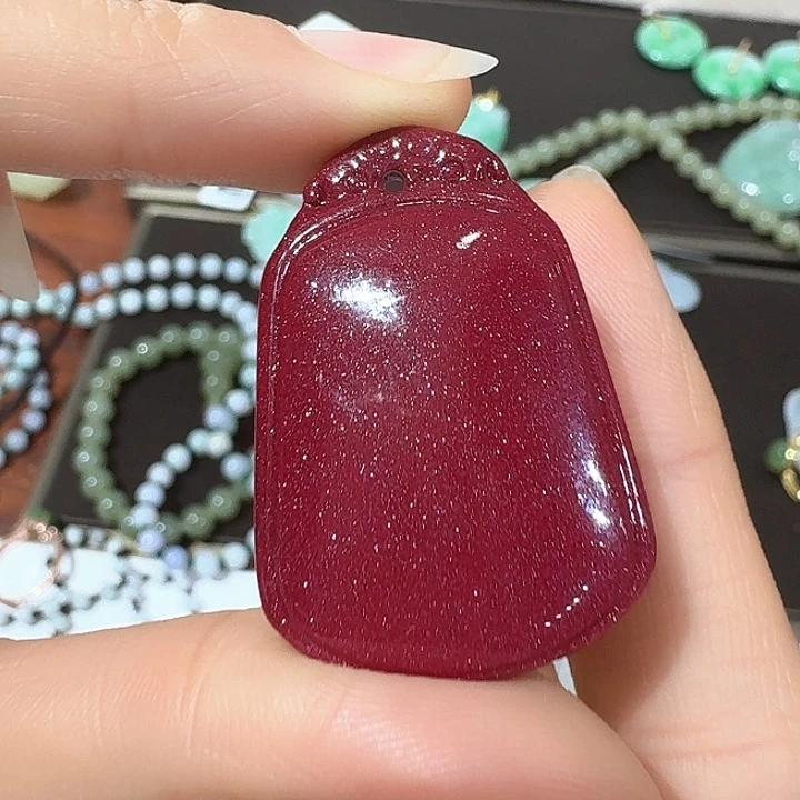 石英质玉颈饰合金