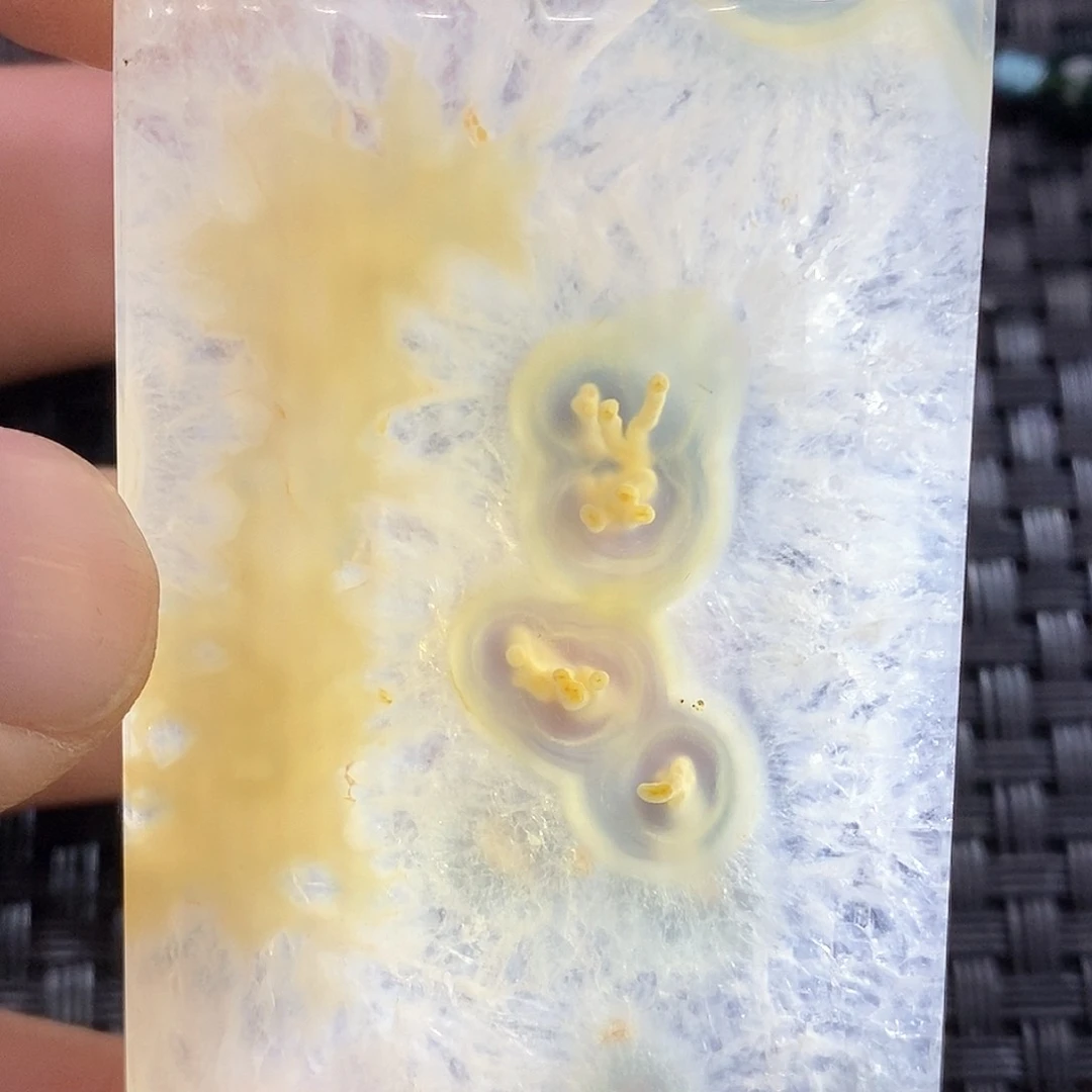 玛瑙/玉髓颈饰未镶嵌草*