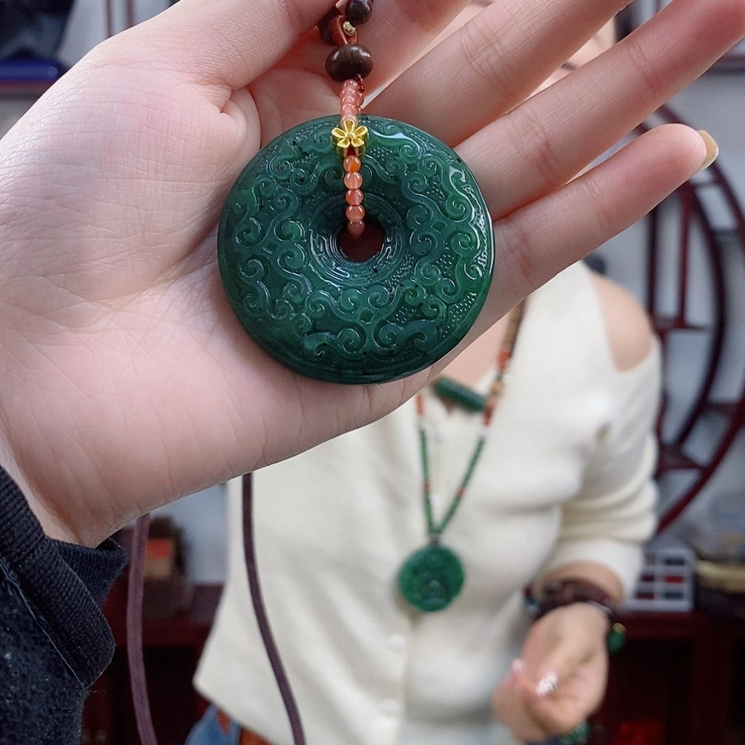 岫玉未镶嵌颈饰1碧2玉