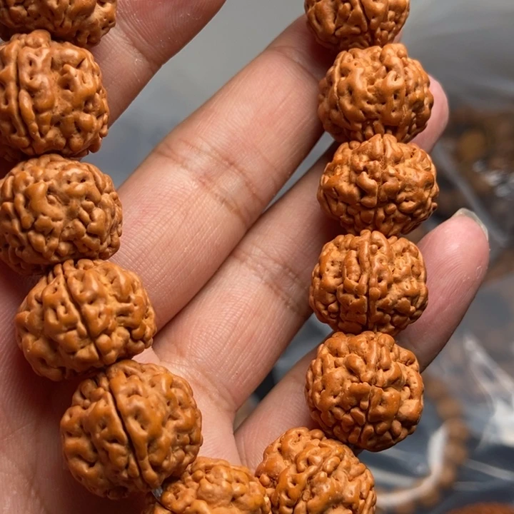 猴头核桃吊坠牛****冲文玩手串