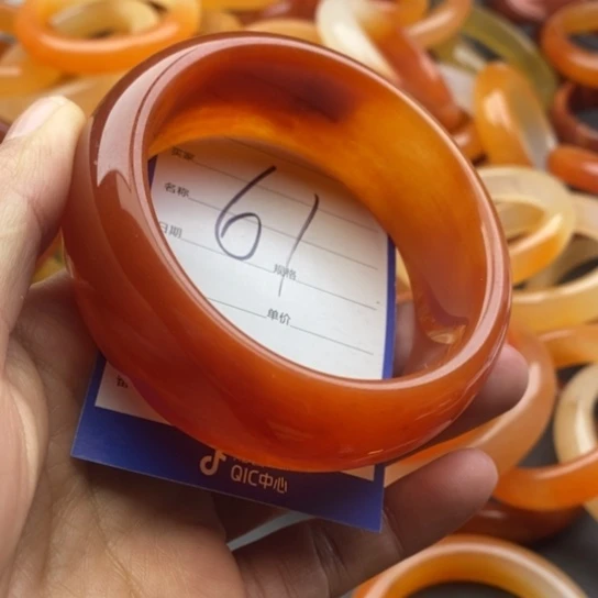 石英质玉未镶嵌手镯