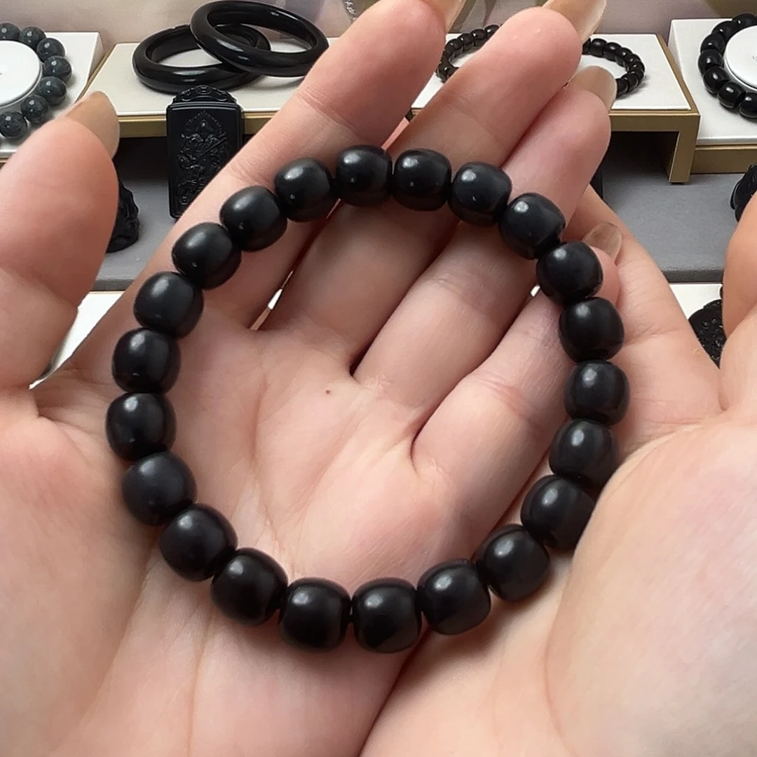 和田玉（墨玉）未镶嵌颈饰卡10老型带裂脏杂