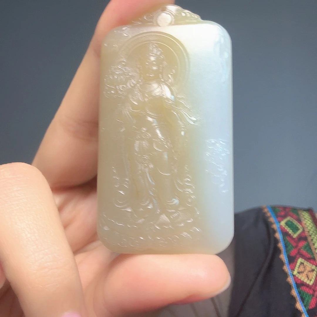 用***1和田玉（糖玉）未镶嵌颈饰