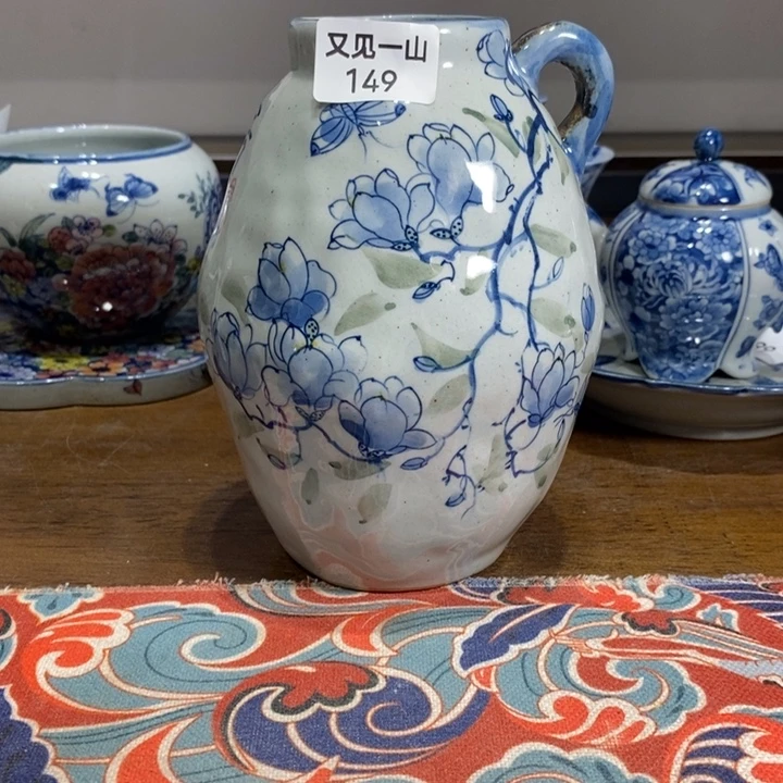 青花瓷景德镇手绘玉兰花花插