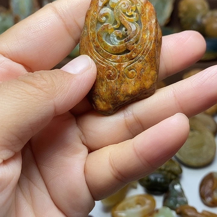 岫岩河磨玉（透闪石质玉）未镶嵌颈饰