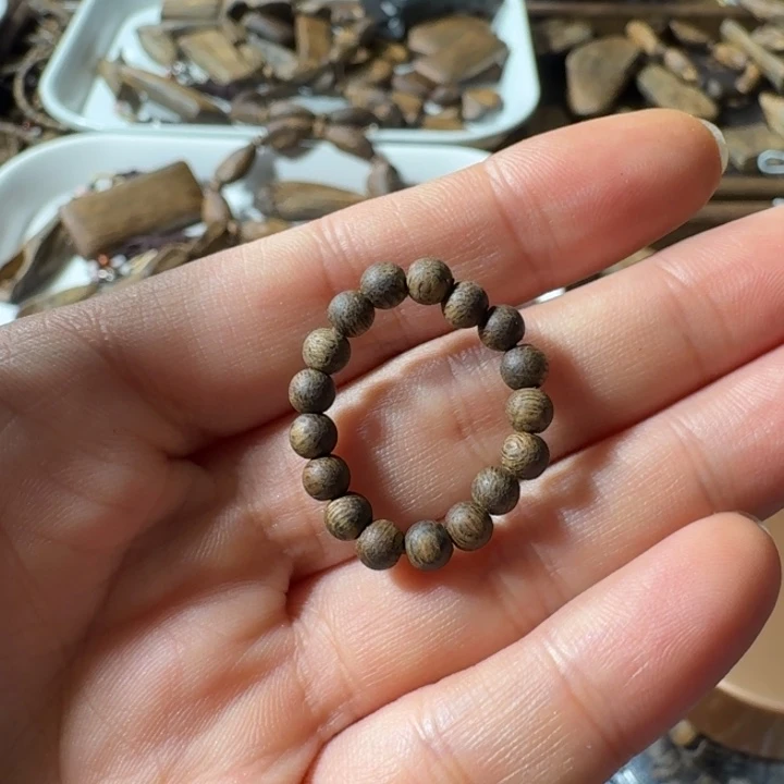 沛***坊沉香碎屑沉香奇楠沉香小珠1g