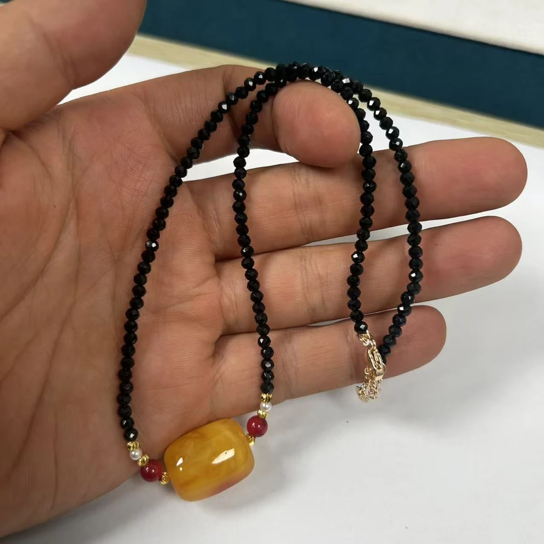 非金属树脂项链 精品设计黑色小珠子搭配蜡蜡黄色桶珠锁骨链项链