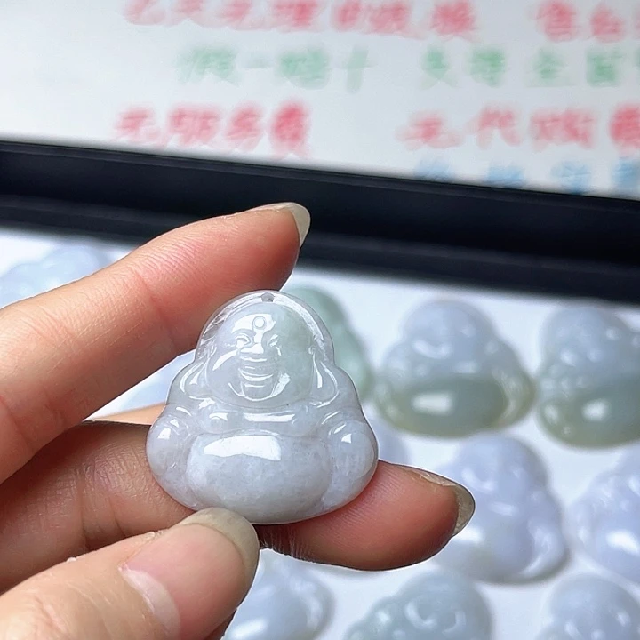 翡翠未镶嵌颈饰佛公