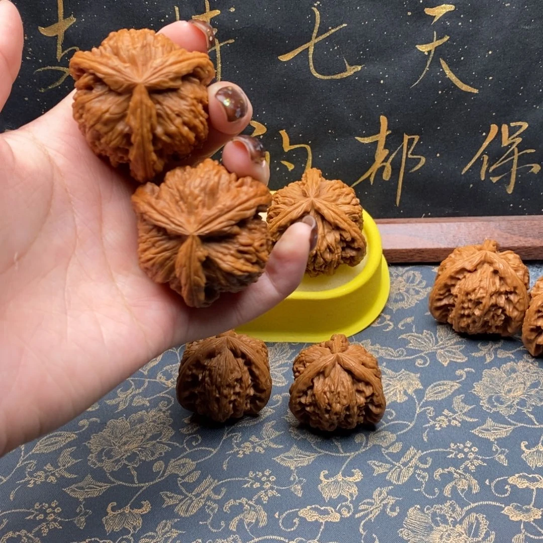 吊坠文玩核桃大**记白狮子