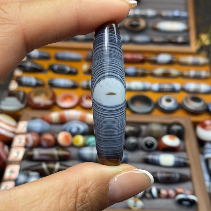 玛瑙/玉髓未镶嵌颈饰浆**7