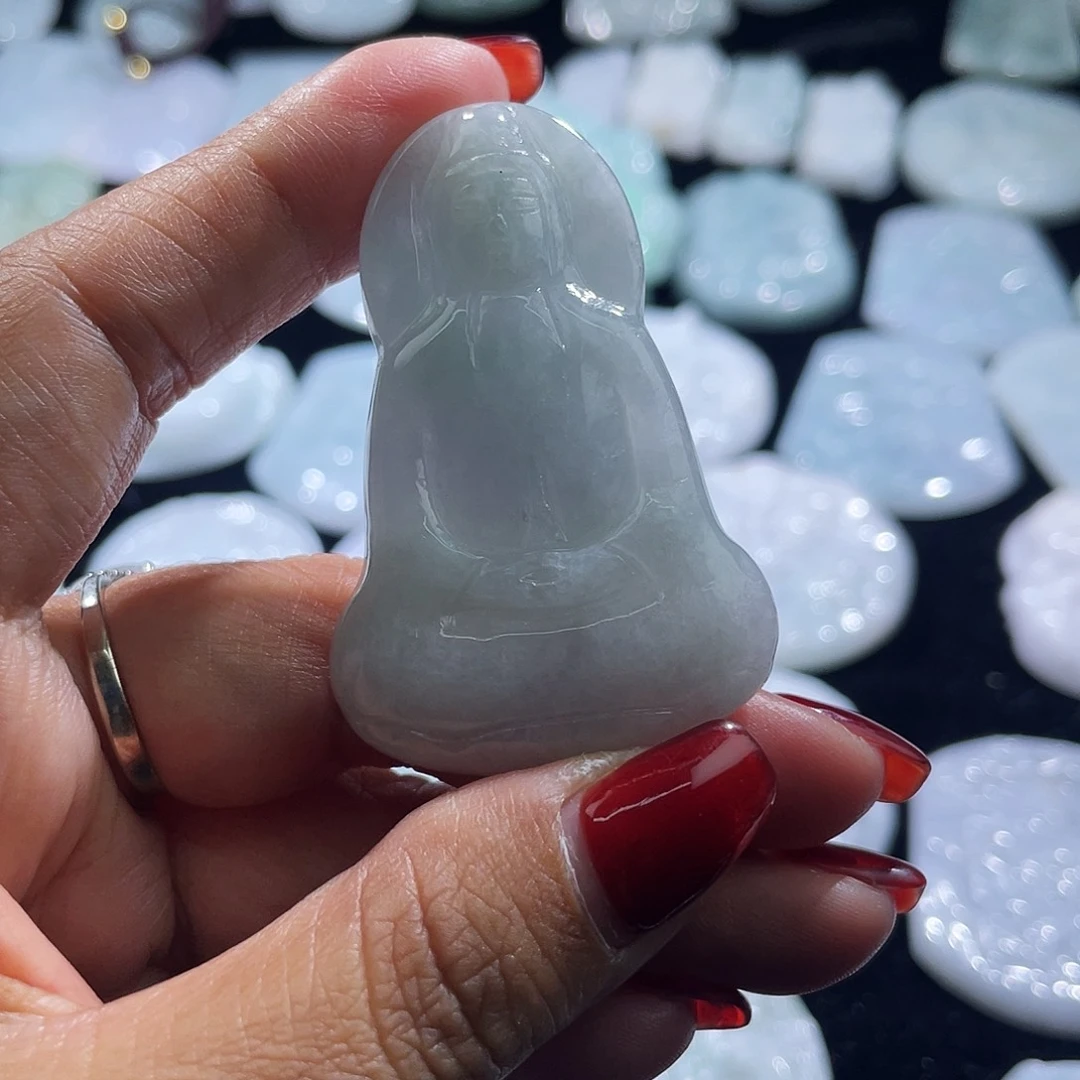 翡翠未镶嵌颈饰素衣观音