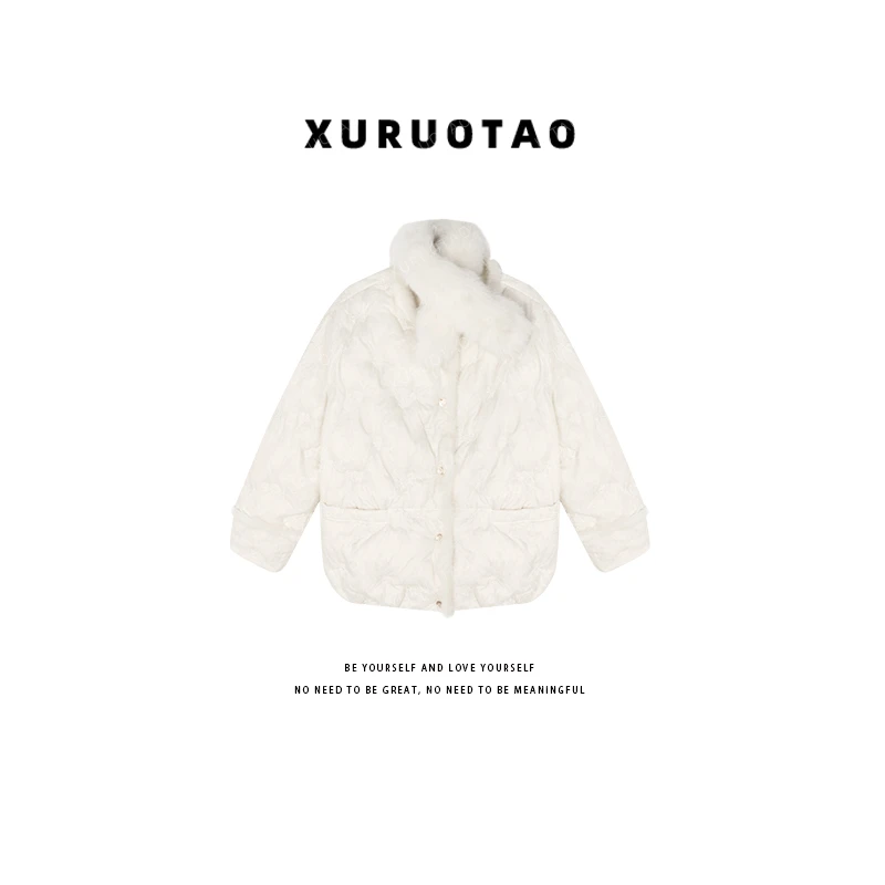 XURUOTAO【国风刺绣羽绒】秋冬季带毛领保暖设计两色羽绒服 T5945