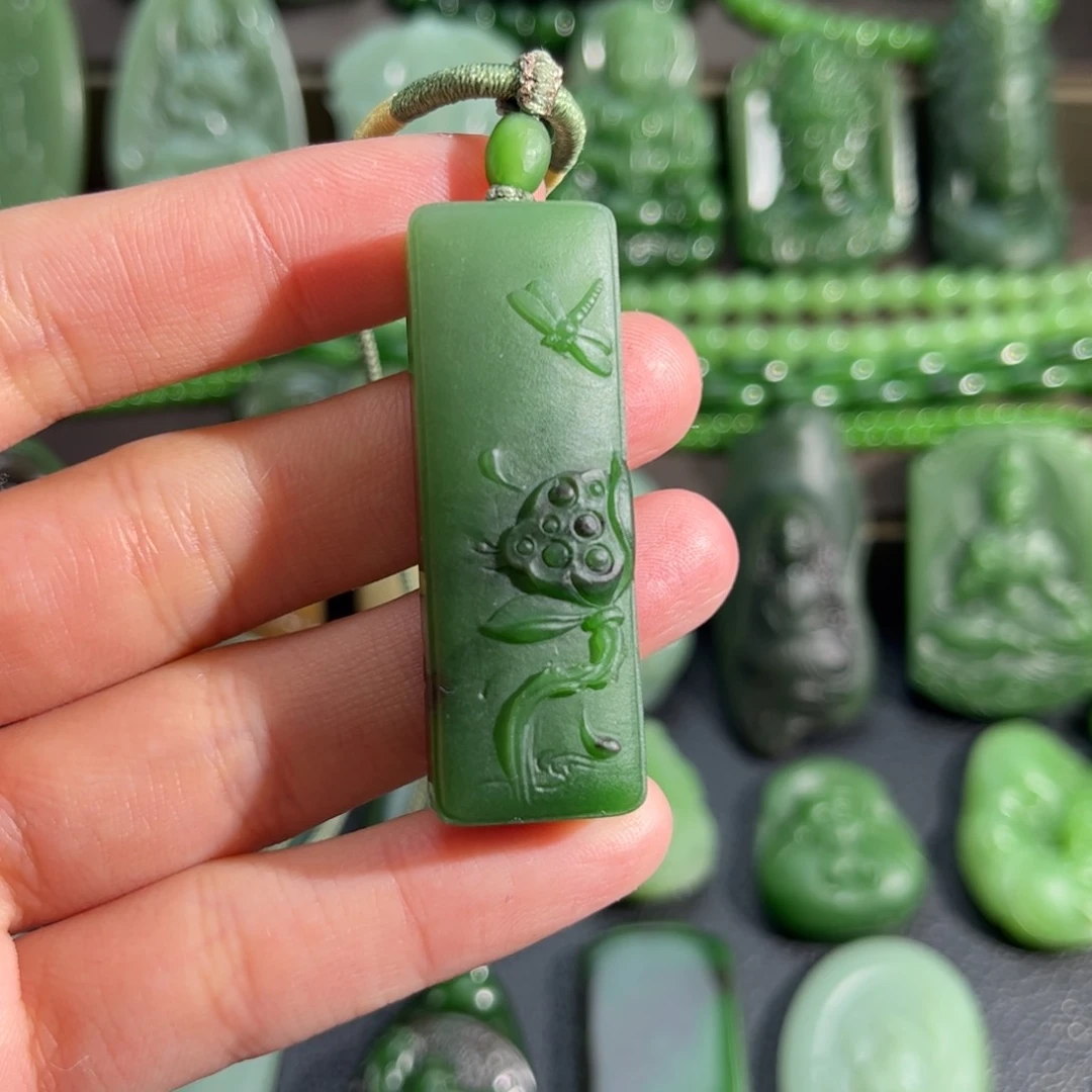 和田玉颈饰未镶嵌碧玉莲蓬定制