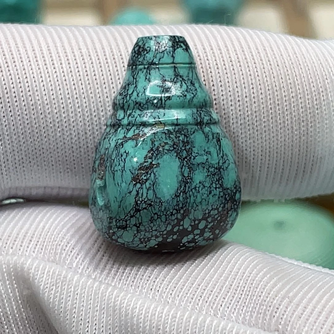 绿松石未镶嵌挂件