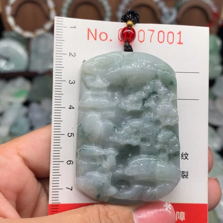翡翠未镶嵌颈饰微瑕