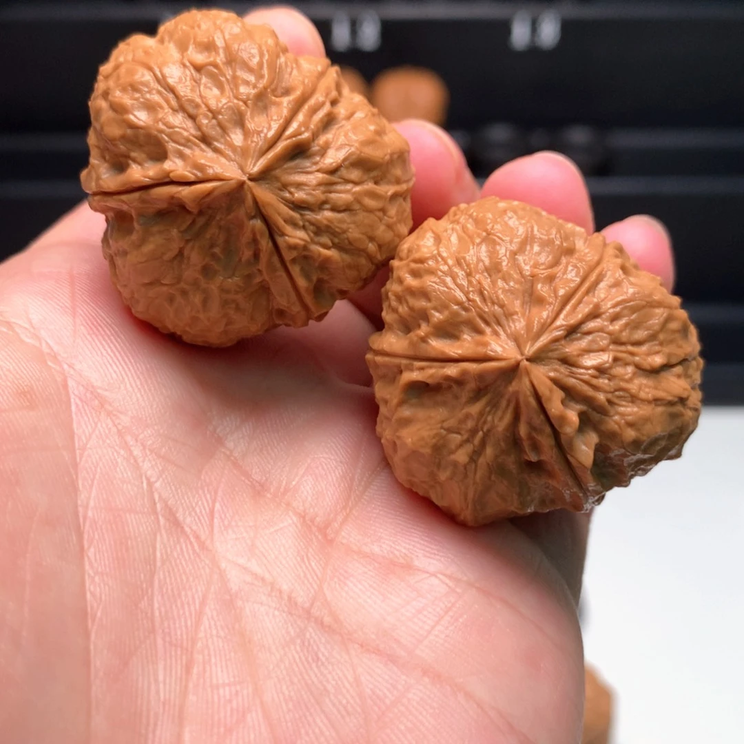 把件文玩核桃小***常聚宝盆三棱